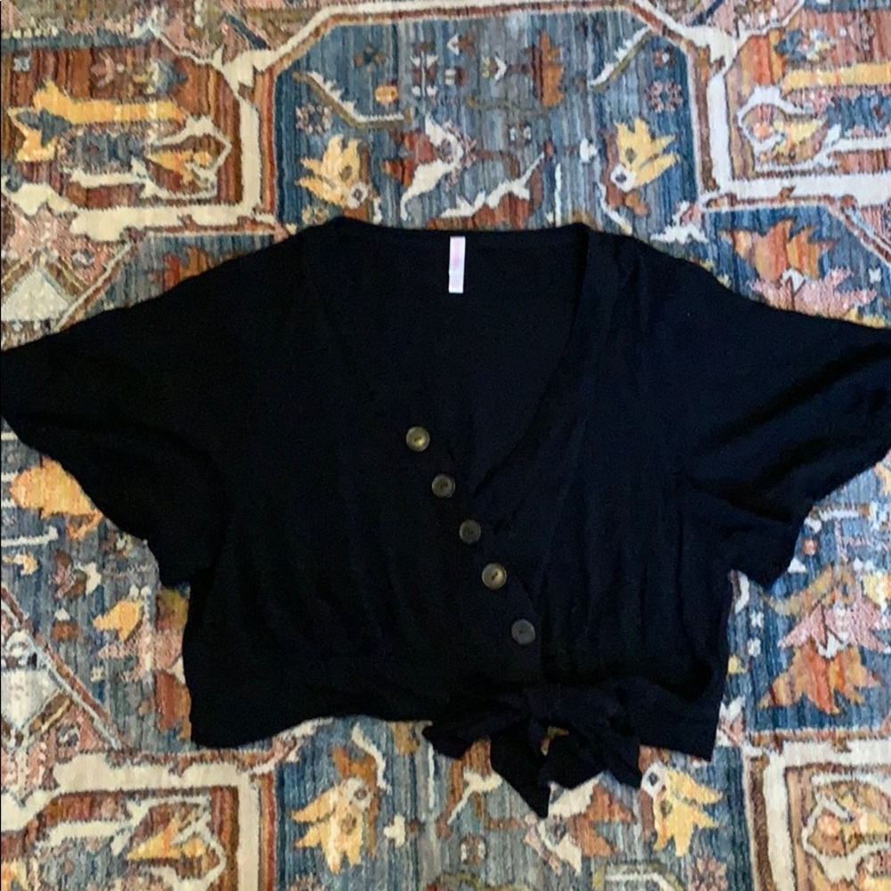 Xhileration Cropped Blouse, V-neck w/ loose sleeve